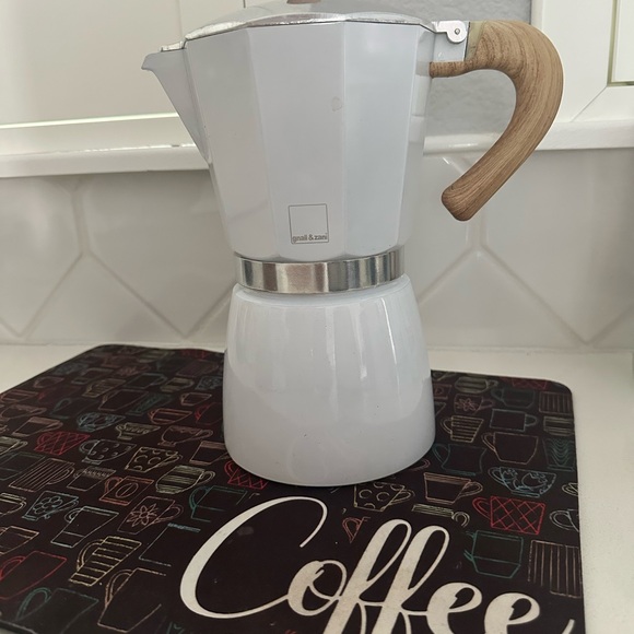 Elegant White Stovetop Espresso Maker with Wooden Handle! 9 Cups - Picture 1 of 7